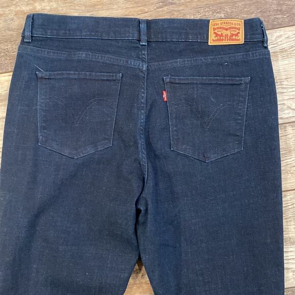LEVI'S Super Chic Dark Wash Classic Straight Leg Jeans Size 16 - Picture 11 of 11